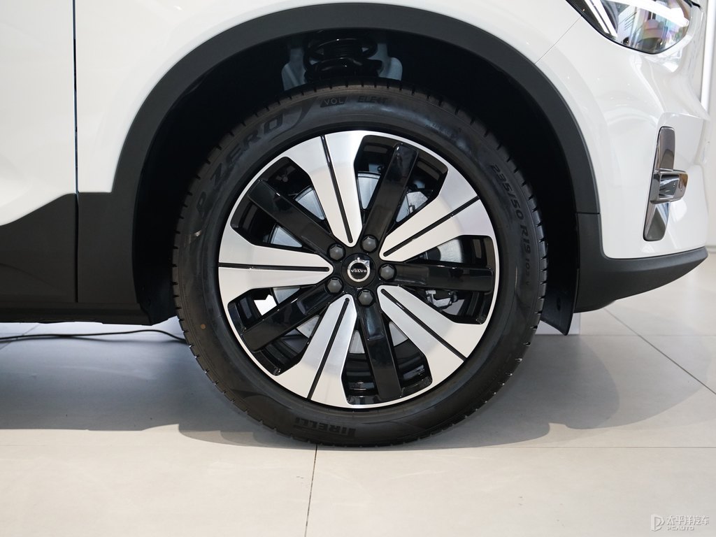 ɫ+ˮ֠XC40Դ܇^DƬ
