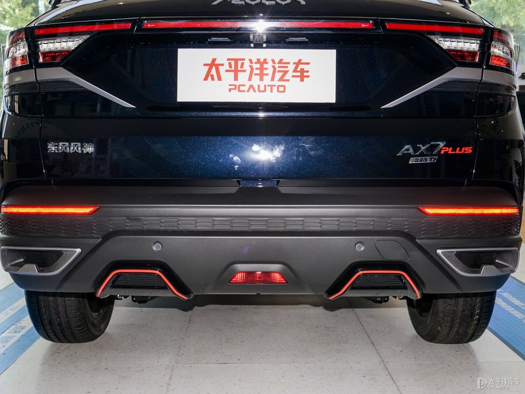 深空黑東風(fēng)風(fēng)神AX7車尾外觀圖片
