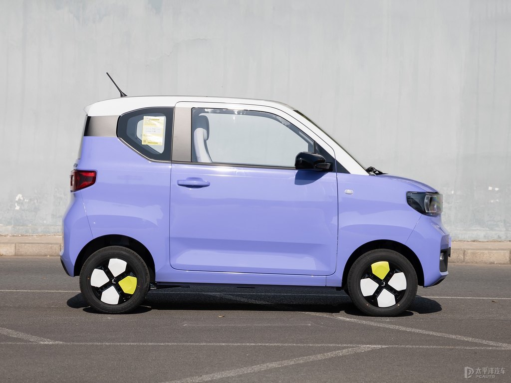 黑色+薰衣草紫宏光MINIEV整車外觀外觀圖片