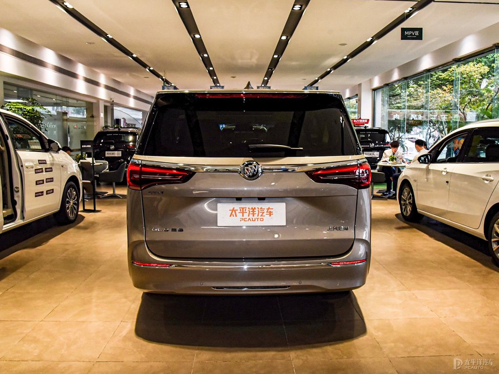 大漠金別克GL8整車外觀外觀圖片