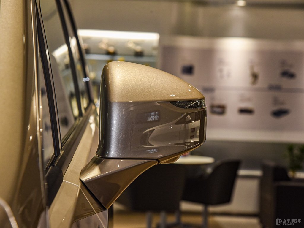 大漠金別克GL8車身外觀圖片