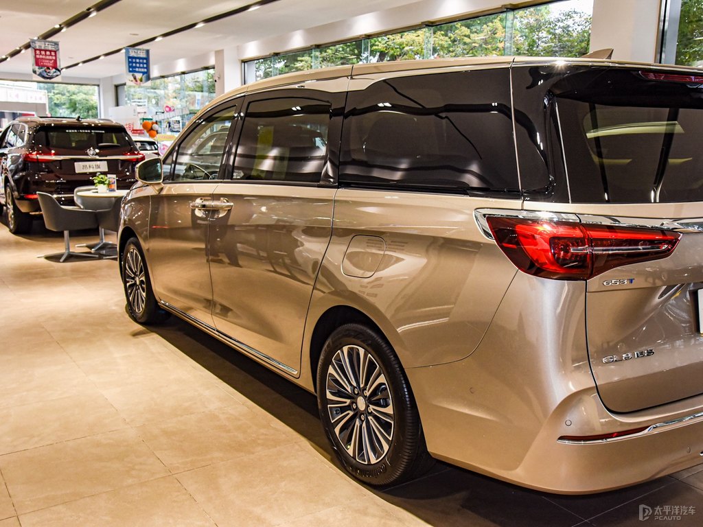 大漠金別克GL8車身外觀圖片