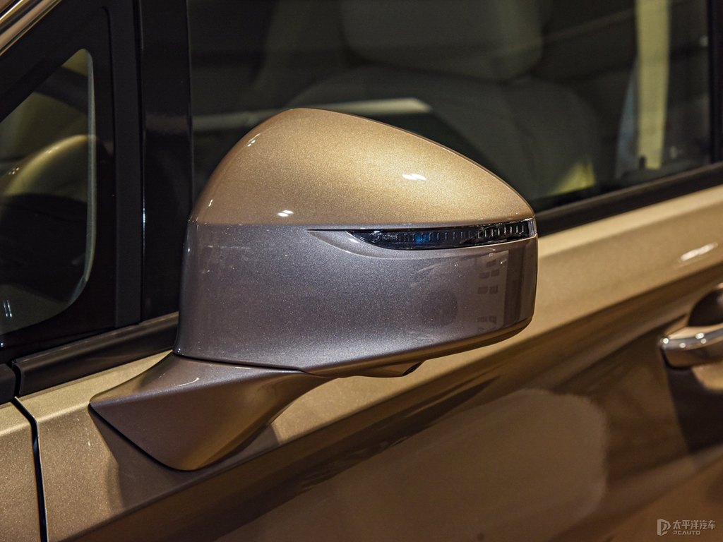 大漠金別克GL8車身外觀圖片