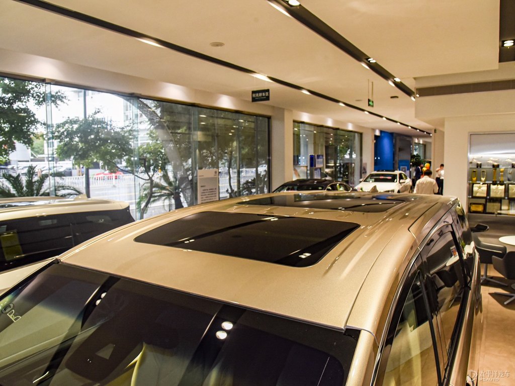 大漠金別克GL8車身外觀圖片