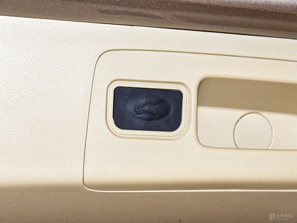 大漠金別克GL8后備廂空間圖片