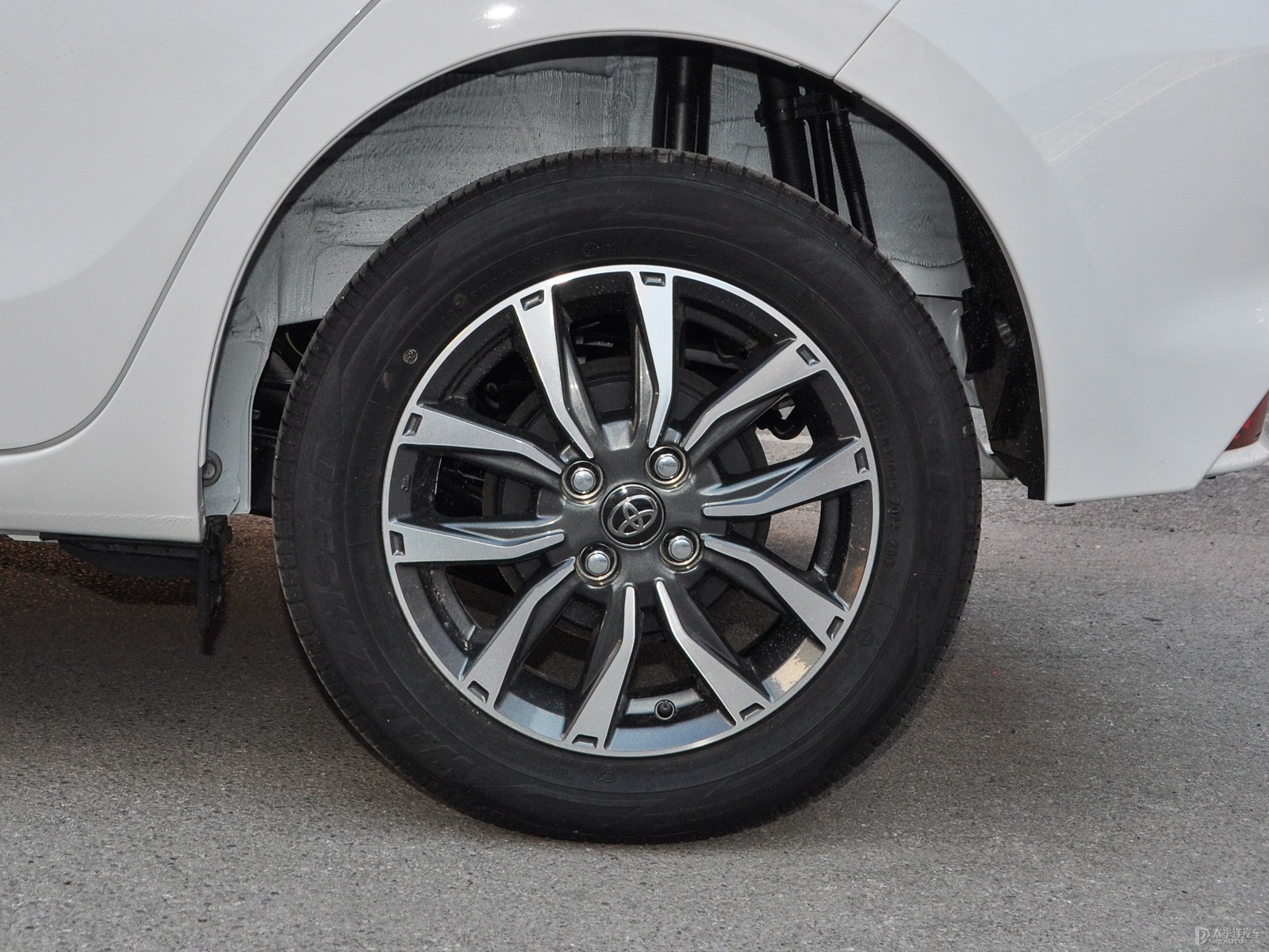 YARiS L 致炫外觀高清大圖