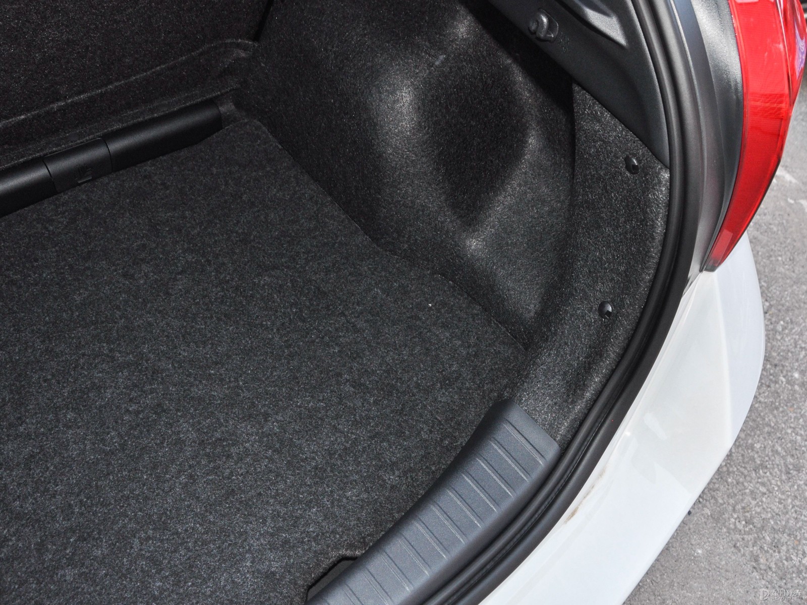 YARiS L 致炫空間高清大圖