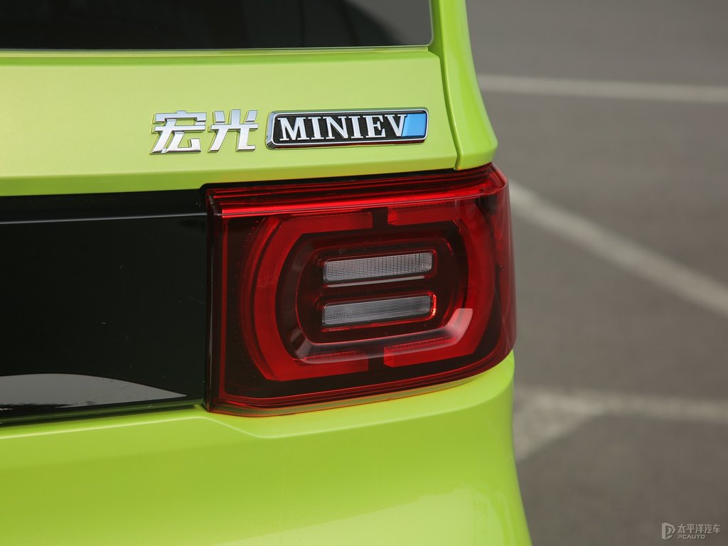 黑色+青檸黃宏光MINIEV車尾外觀圖片
