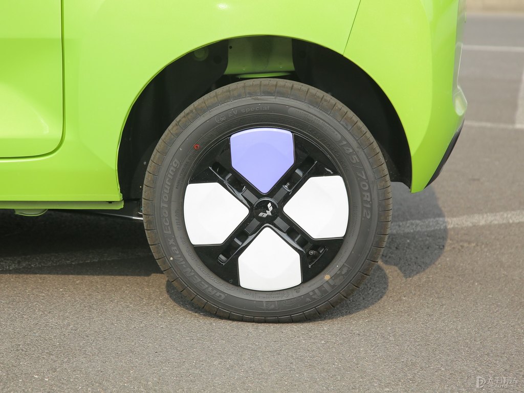 黑色+青檸黃宏光MINIEV車身外觀圖片