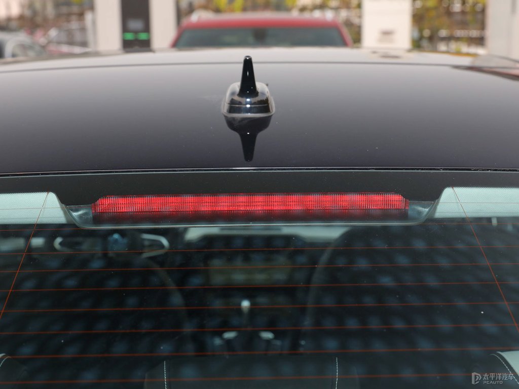 幻影黑邁騰車尾外觀圖片