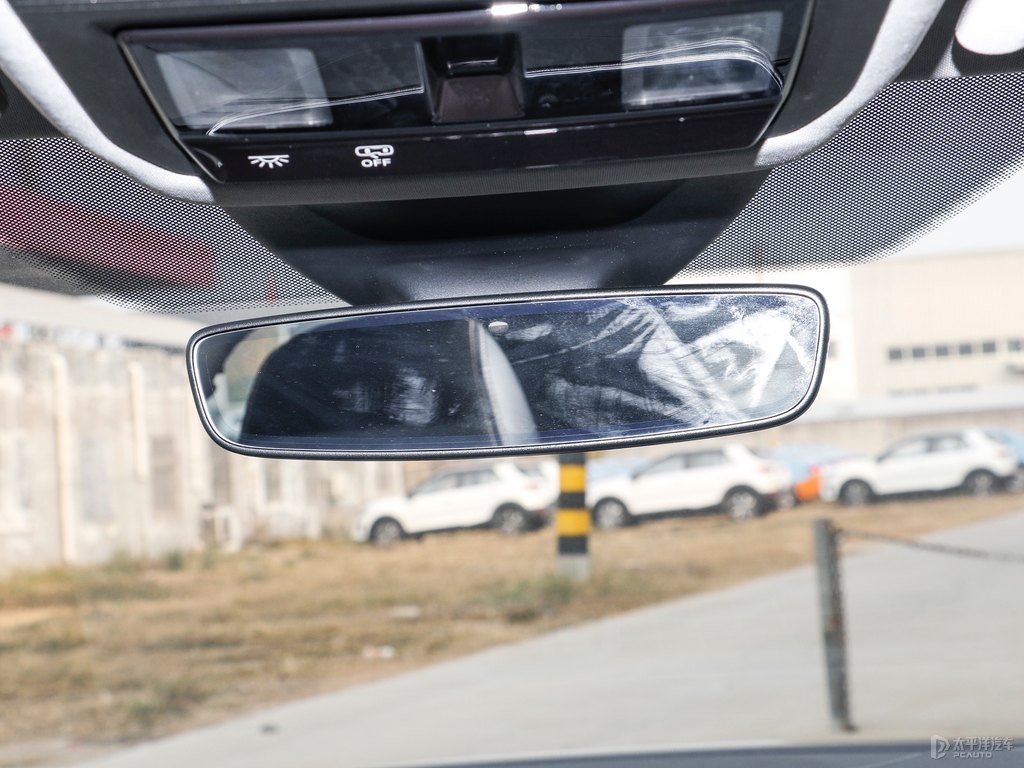光子白明銳車廂內(nèi)飾圖片