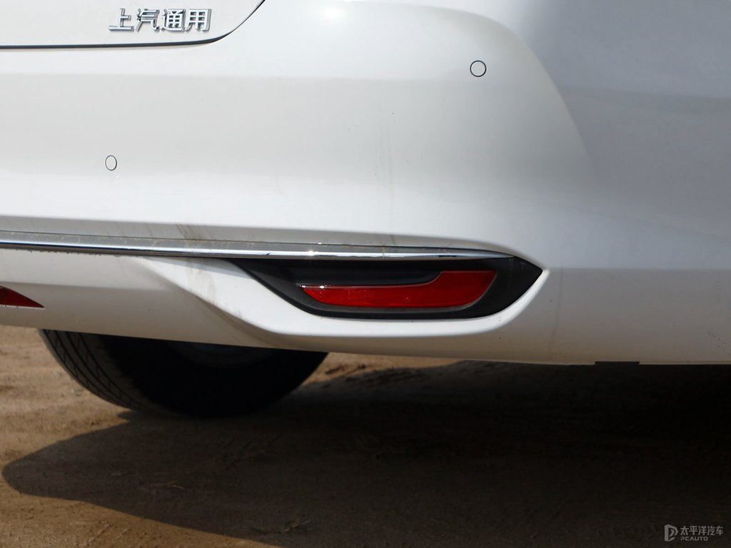 星云白威朗車(chē)尾外觀圖片