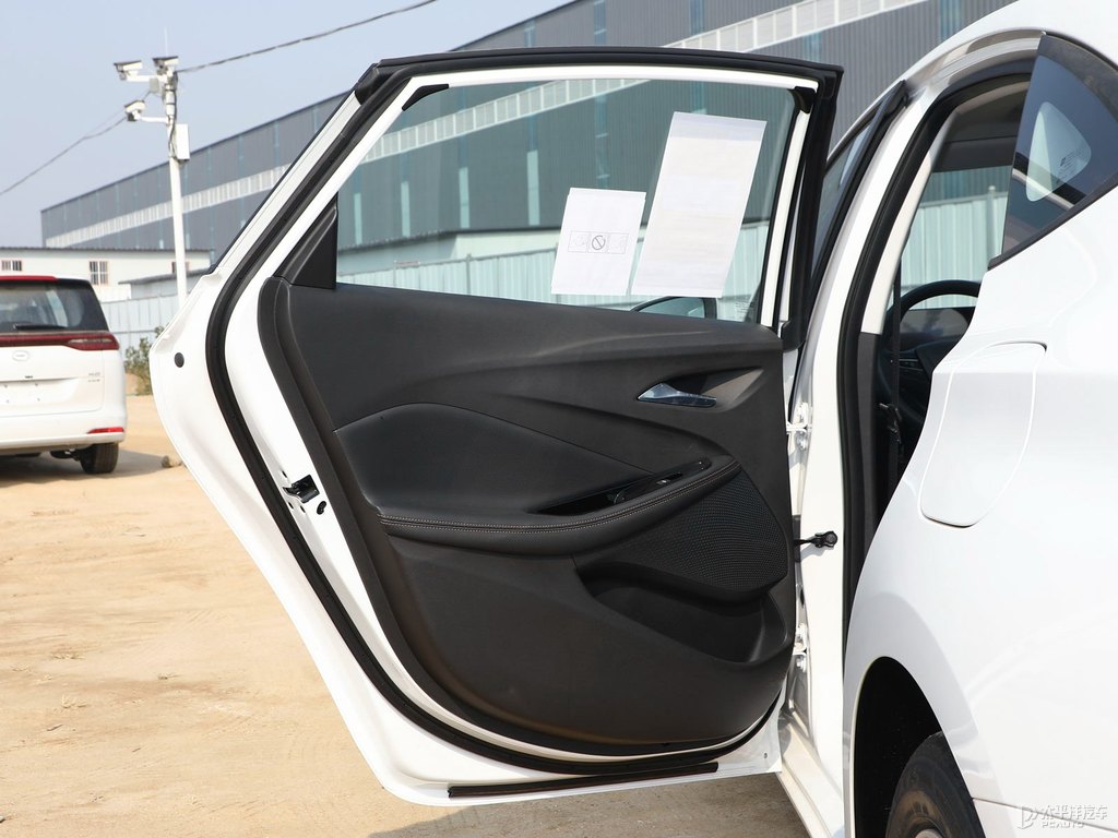 星云白威朗車廂內(nèi)飾圖片