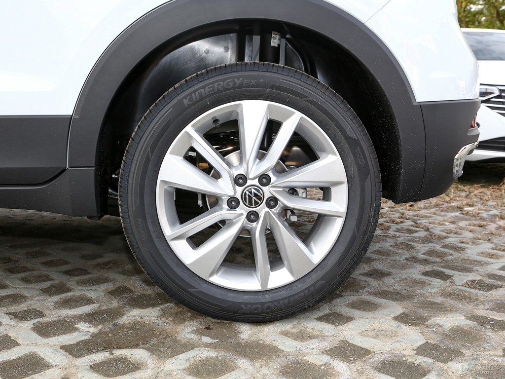 極地白途鎧車身外觀圖片