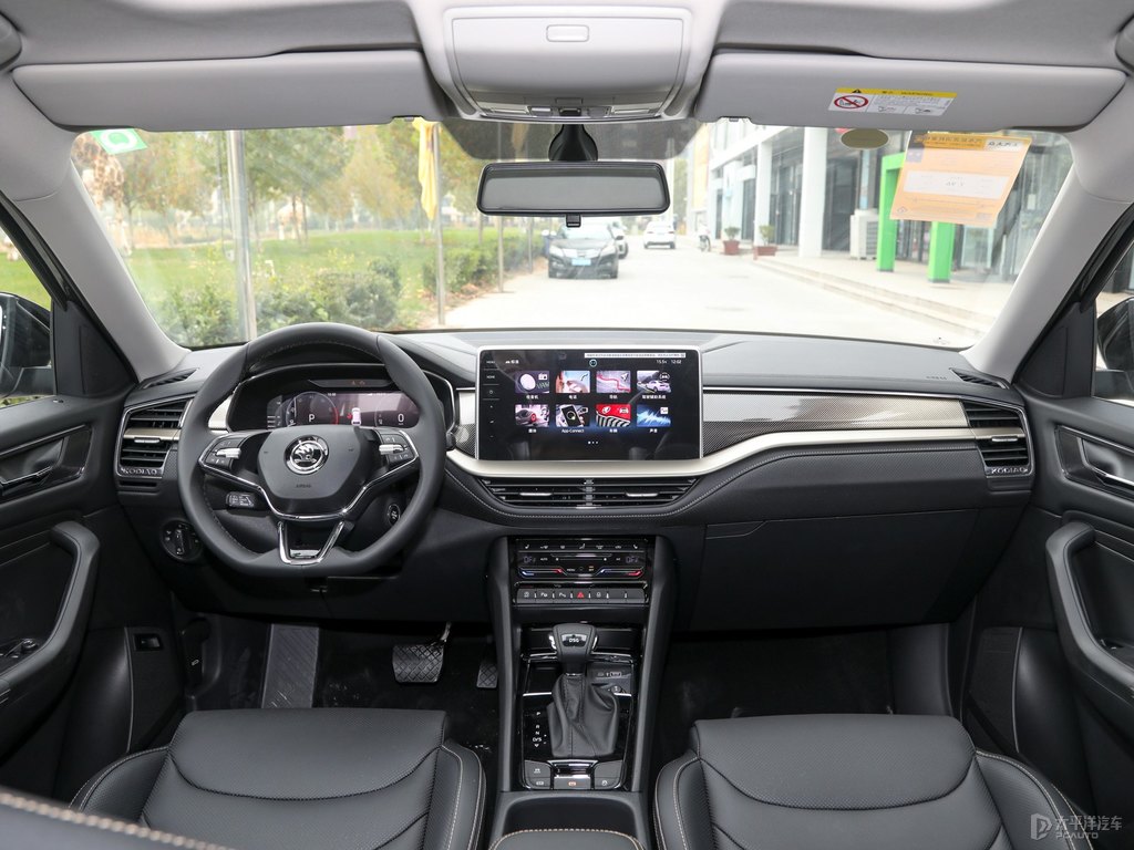 沉靜黑柯迪亞克車身外觀圖片