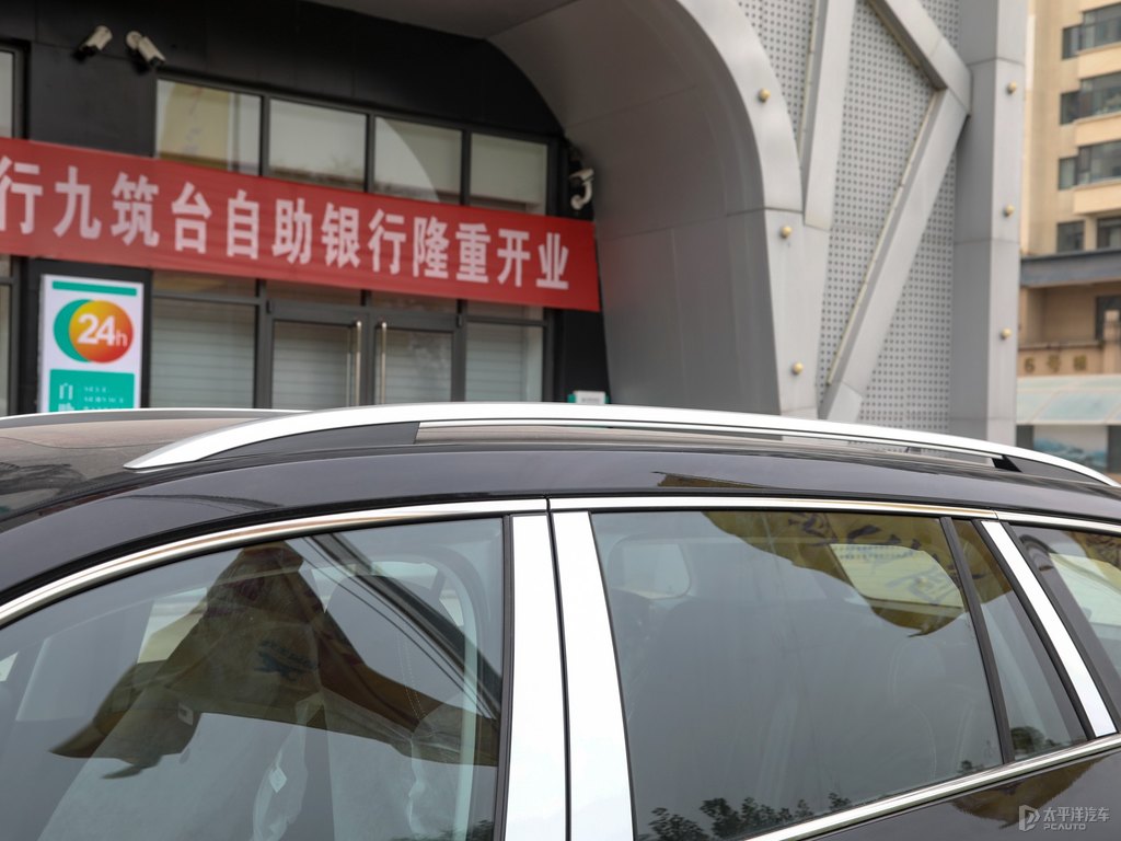 沉靜黑柯迪亞克車身外觀圖片