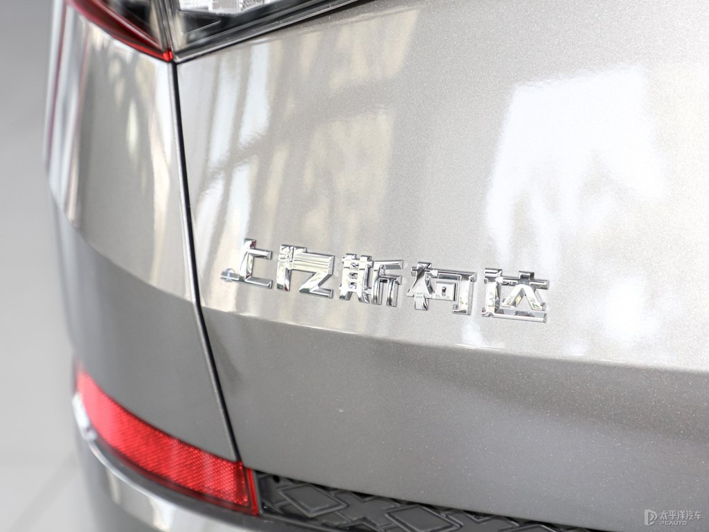 星夜灰柯迪亞克車尾外觀圖片
