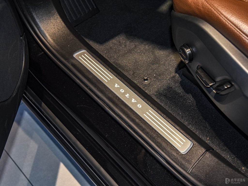 瑪瑙黑沃爾沃XC90車身外觀圖片