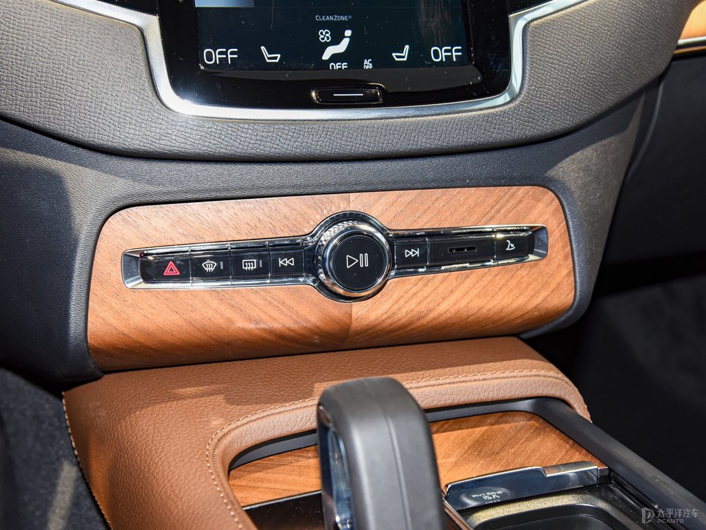 瑪瑙黑沃爾沃XC90中控內(nèi)飾圖片
