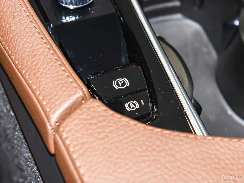 瑪瑙黑沃爾沃XC90中控內(nèi)飾圖片