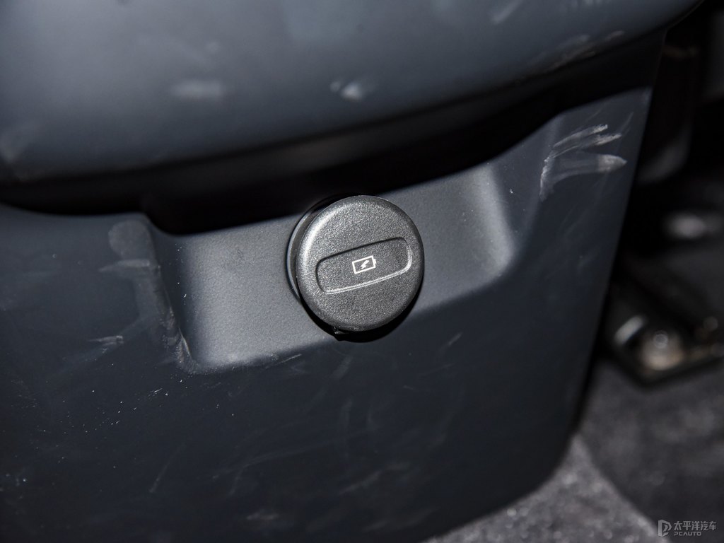 瑪瑙黑沃爾沃XC90座椅內(nèi)飾圖片
