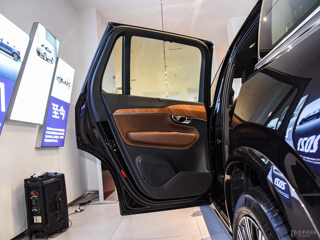瑪瑙黑沃爾沃XC90車廂內(nèi)飾圖片