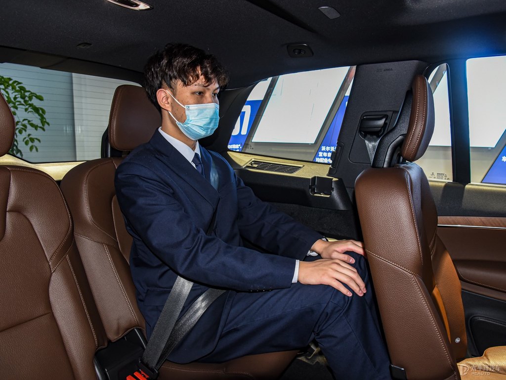 瑪瑙黑沃爾沃XC90駕乘空間空間圖片