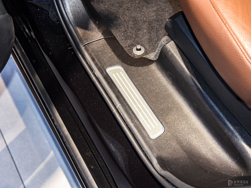 瑪瑙黑沃爾沃XC90車廂內(nèi)飾圖片