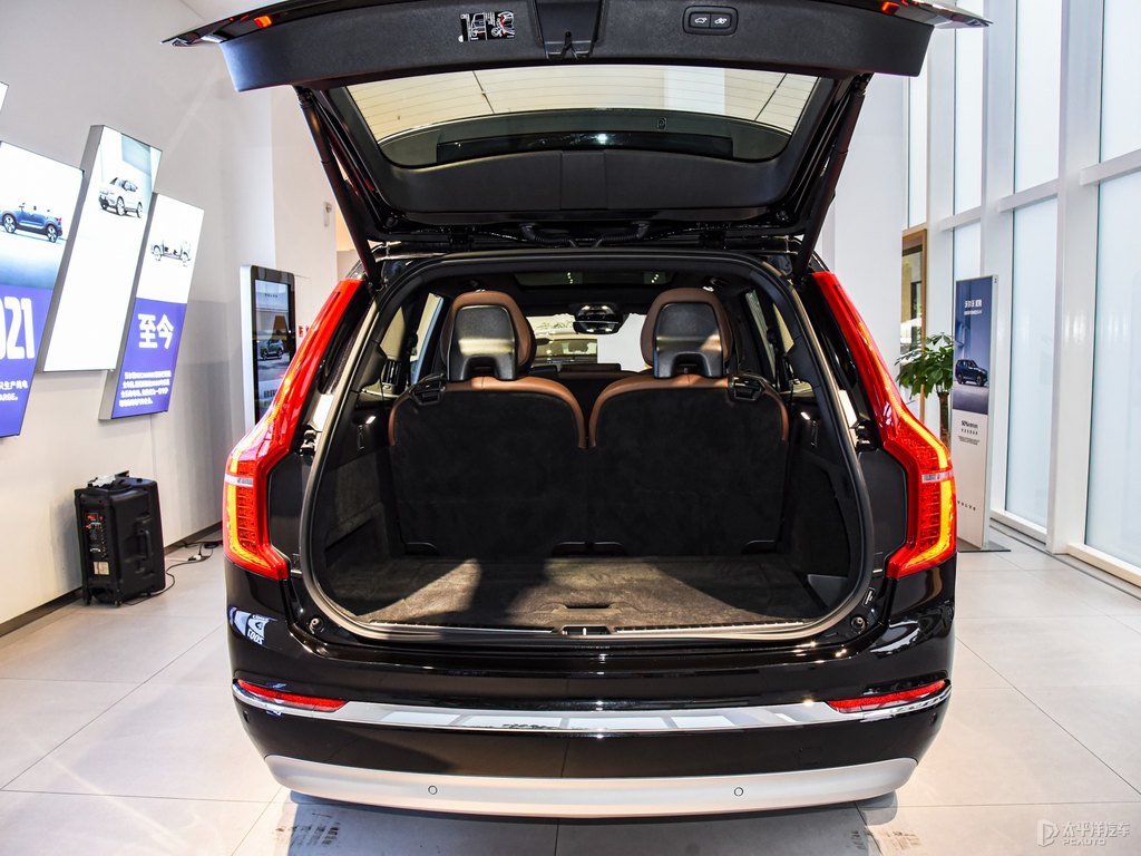 瑪瑙黑沃爾沃XC90后備廂空間圖片
