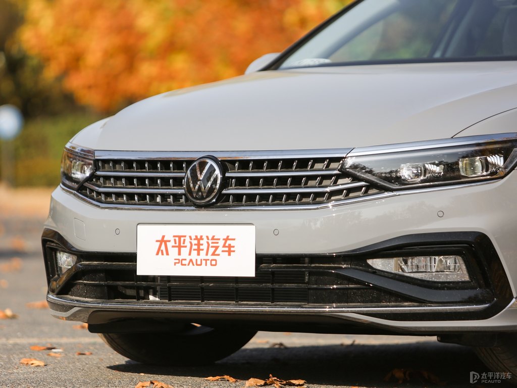 星河灰邁騰車頭外觀圖片
