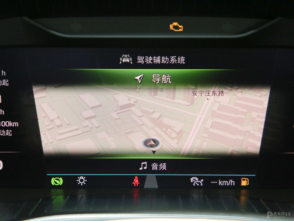 沉靜黑柯迪亞克中控內飾圖片