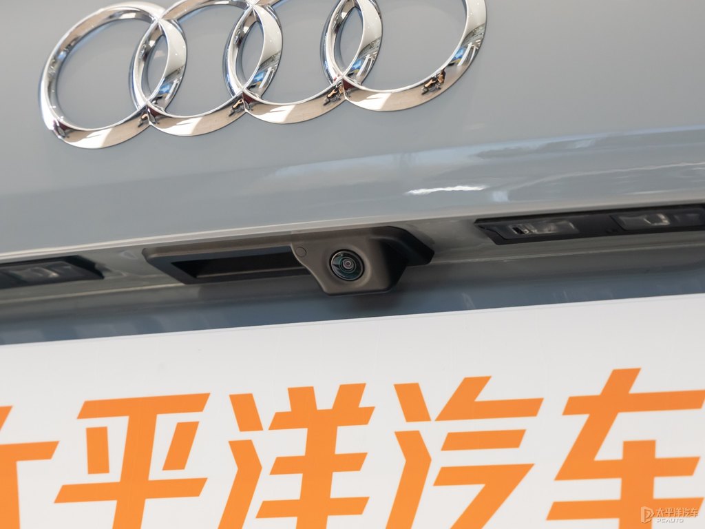 飛箭灰奧迪Q2L車尾外觀圖片