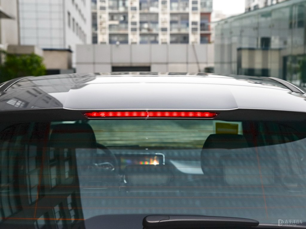 山灰色奔馳B級(jí)車尾外觀圖片