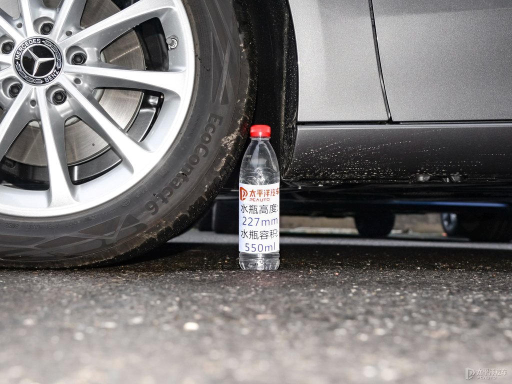 山灰色奔馳B級(jí)車身外觀圖片