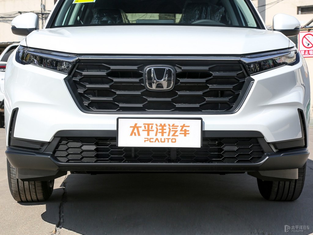 晶耀白本田CR-V車頭外觀圖片