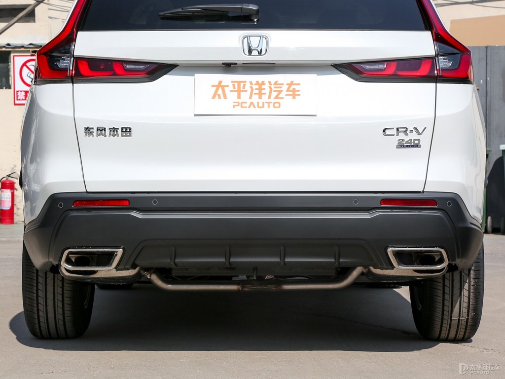 晶耀白本田CR-V車尾外觀圖片