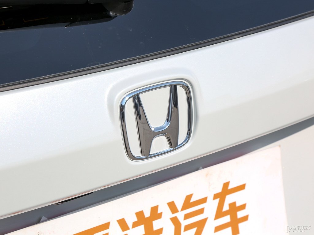 晶耀白本田CR-V車(chē)尾外觀圖片