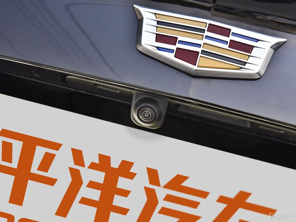 曜黑凱迪拉克XT4車尾外觀圖片