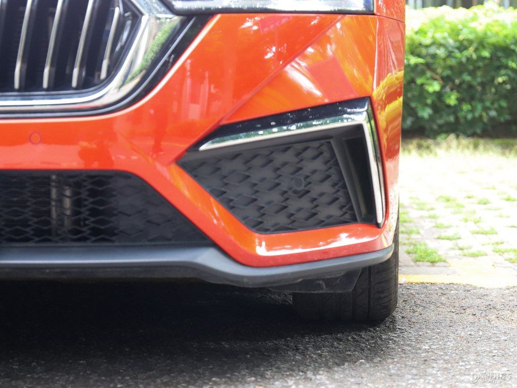 能量橙明銳車頭外觀圖片