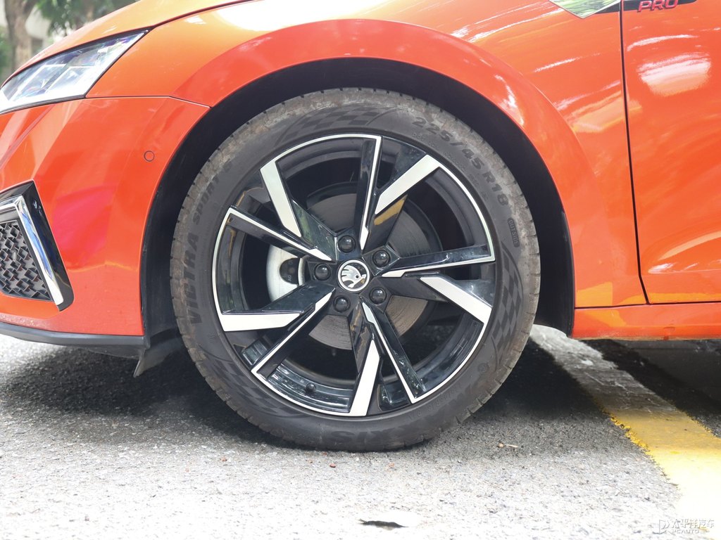 能量橙明銳車身外觀圖片
