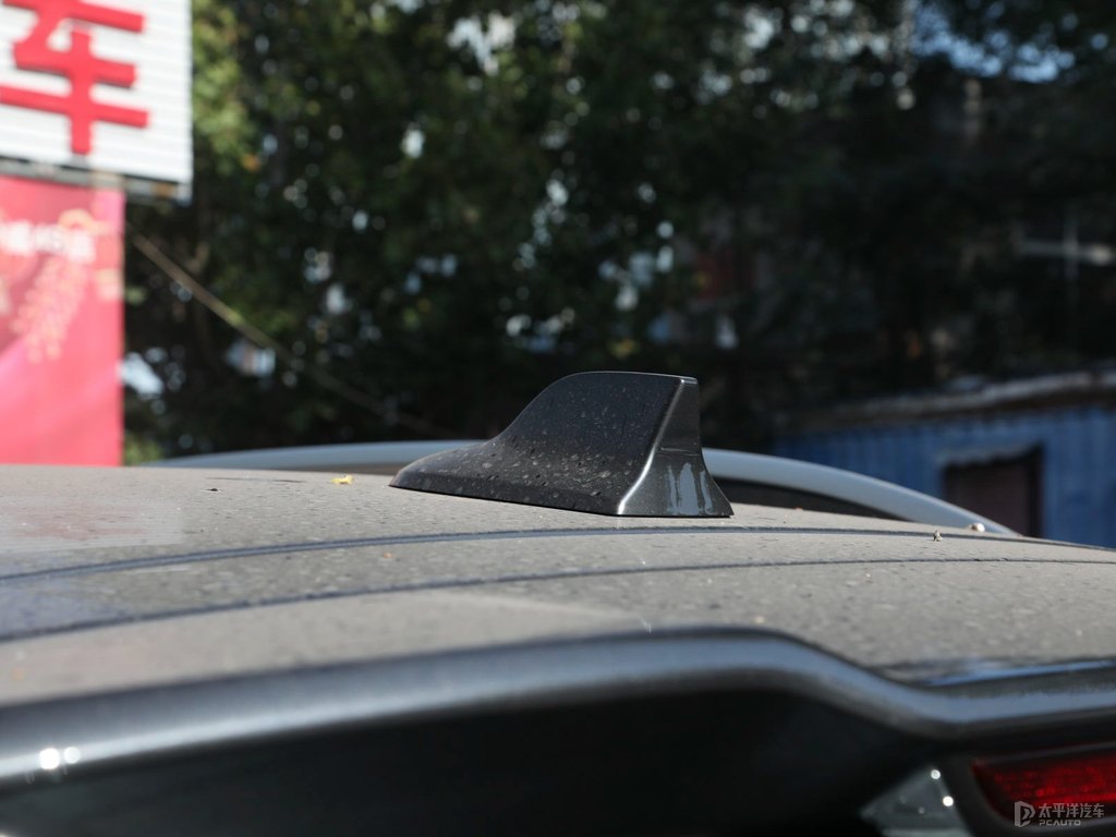 玄武黑榮威RX5車身外觀圖片