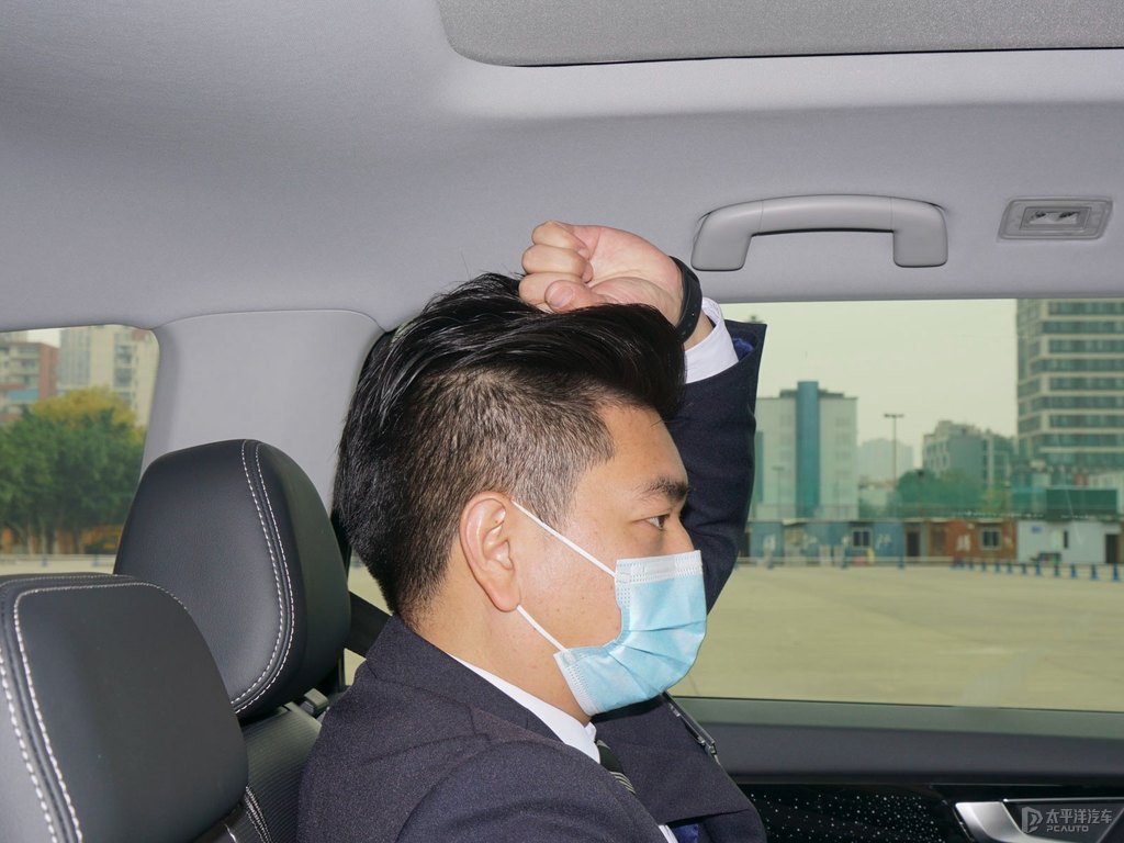玄武黑途昂駕乘空間空間圖片