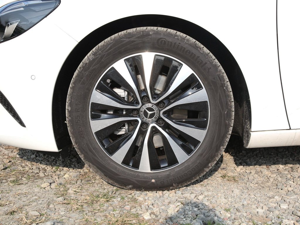 北極白奔馳B級車身外觀圖片
