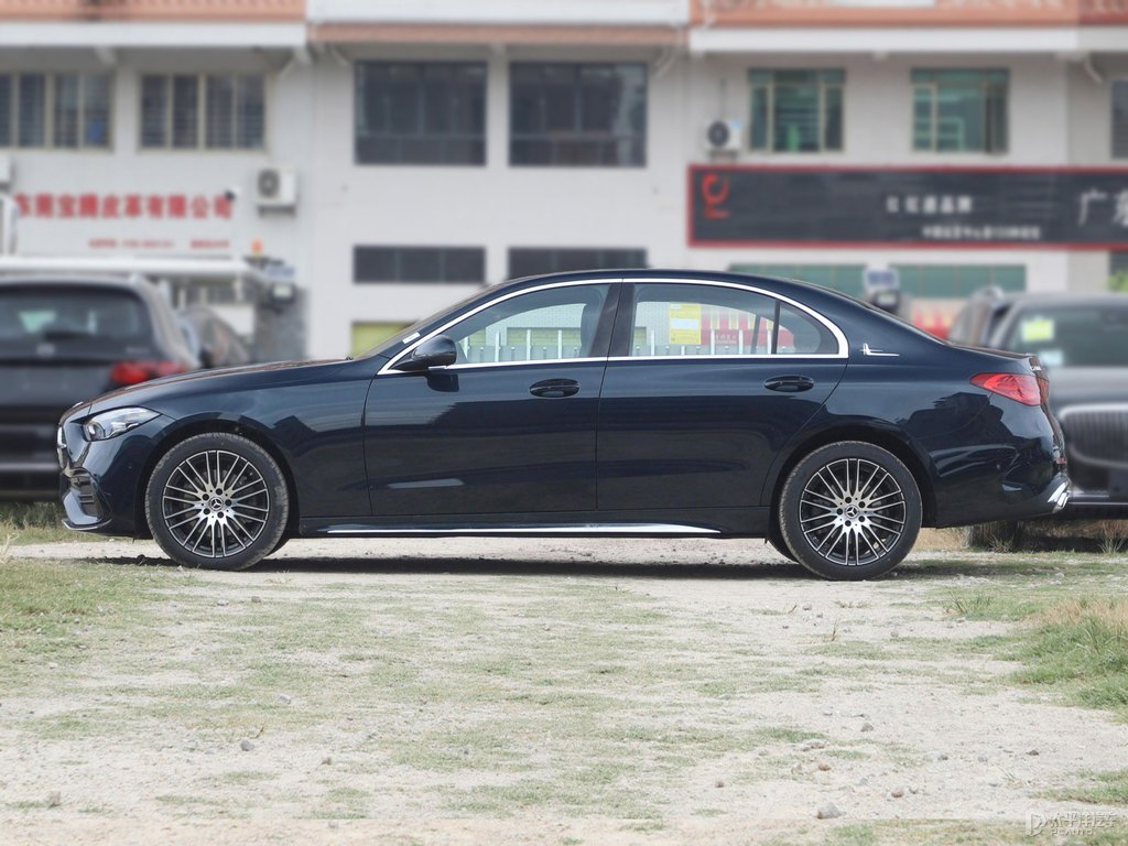 松石綠色奔馳C級整車外觀外觀圖片