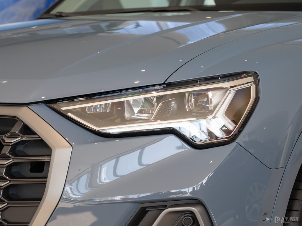 凱莫拉灰奧迪Q3車頭外觀圖片
