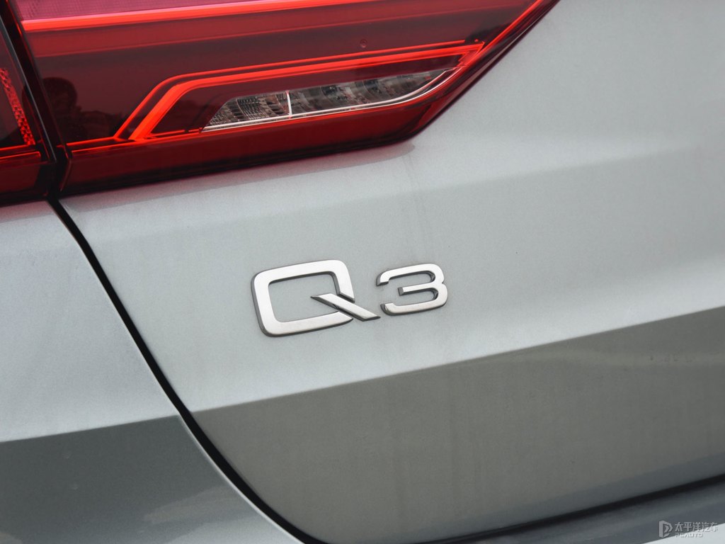鱷魚綠奧迪Q3車尾外觀圖片