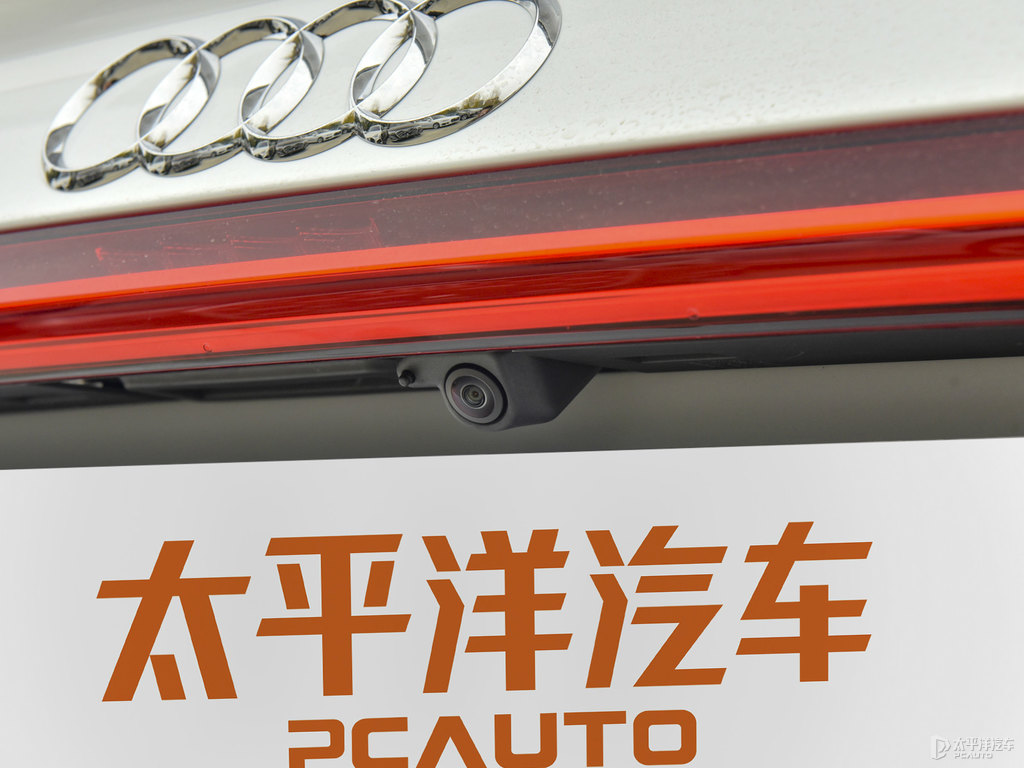 冰川白奧迪A7車尾外觀圖片