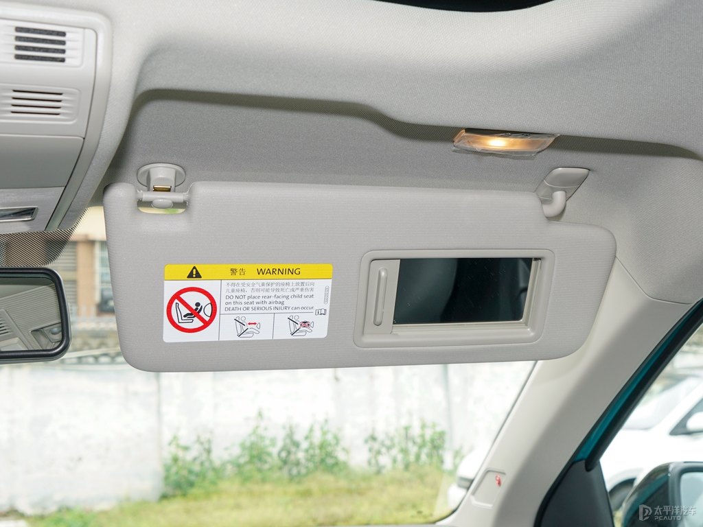 青檸綠大眾Polo車廂內(nèi)飾圖片