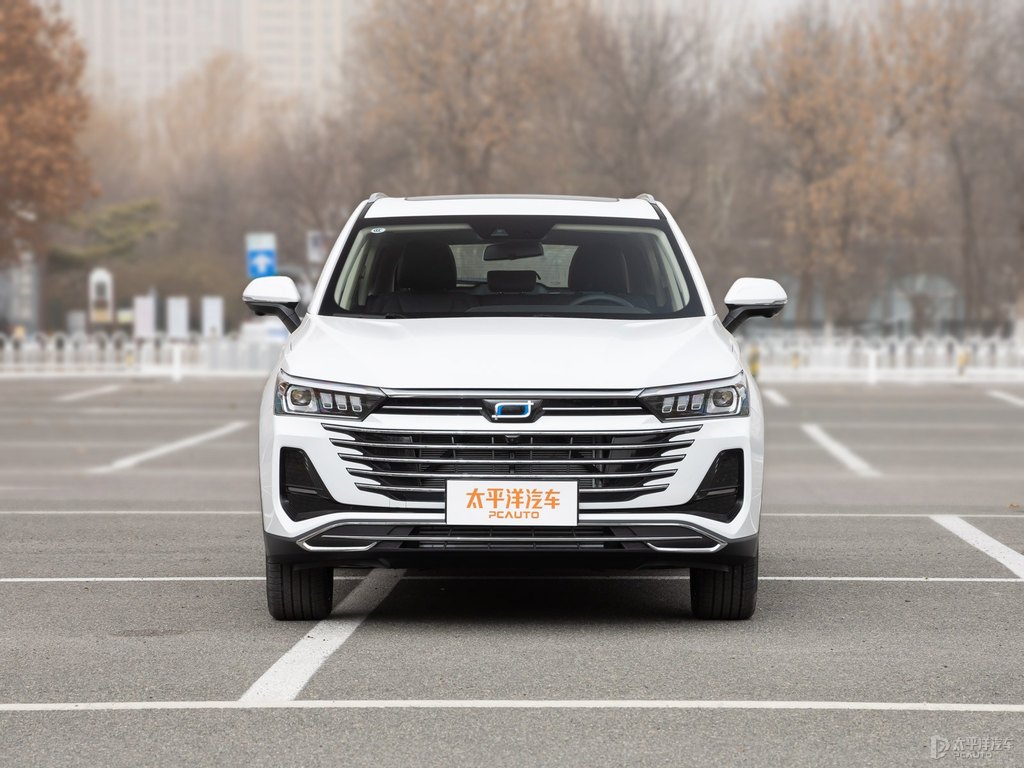 珠光白奔騰T77整車外觀外觀圖片