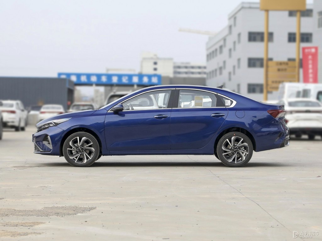 钻海蓝起亚K3整车外观外观图片